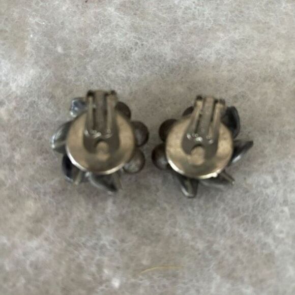 Black & Gray Flower Clip On Earrings West Germany - Picture 4 of 4